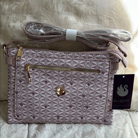 651. Gloria Vanderbuilt Mauve‎ Crossbody Bag. $60 Retail. - Picture 1 of 4